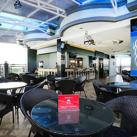 Batam Cardinal Lucky Star Hotel מראה חיצוני תמונה