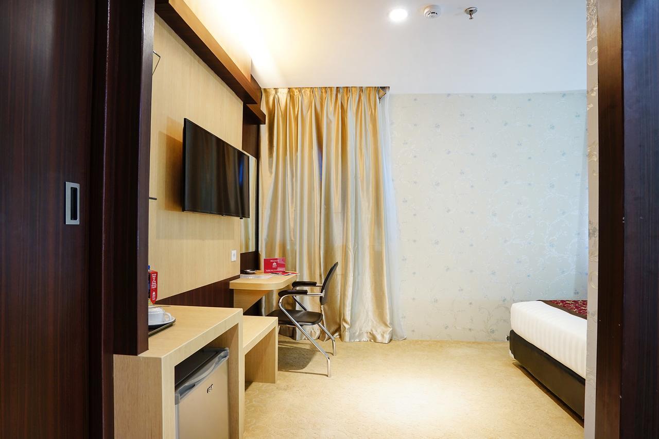 Batam Cardinal Lucky Star Hotel מראה חיצוני תמונה