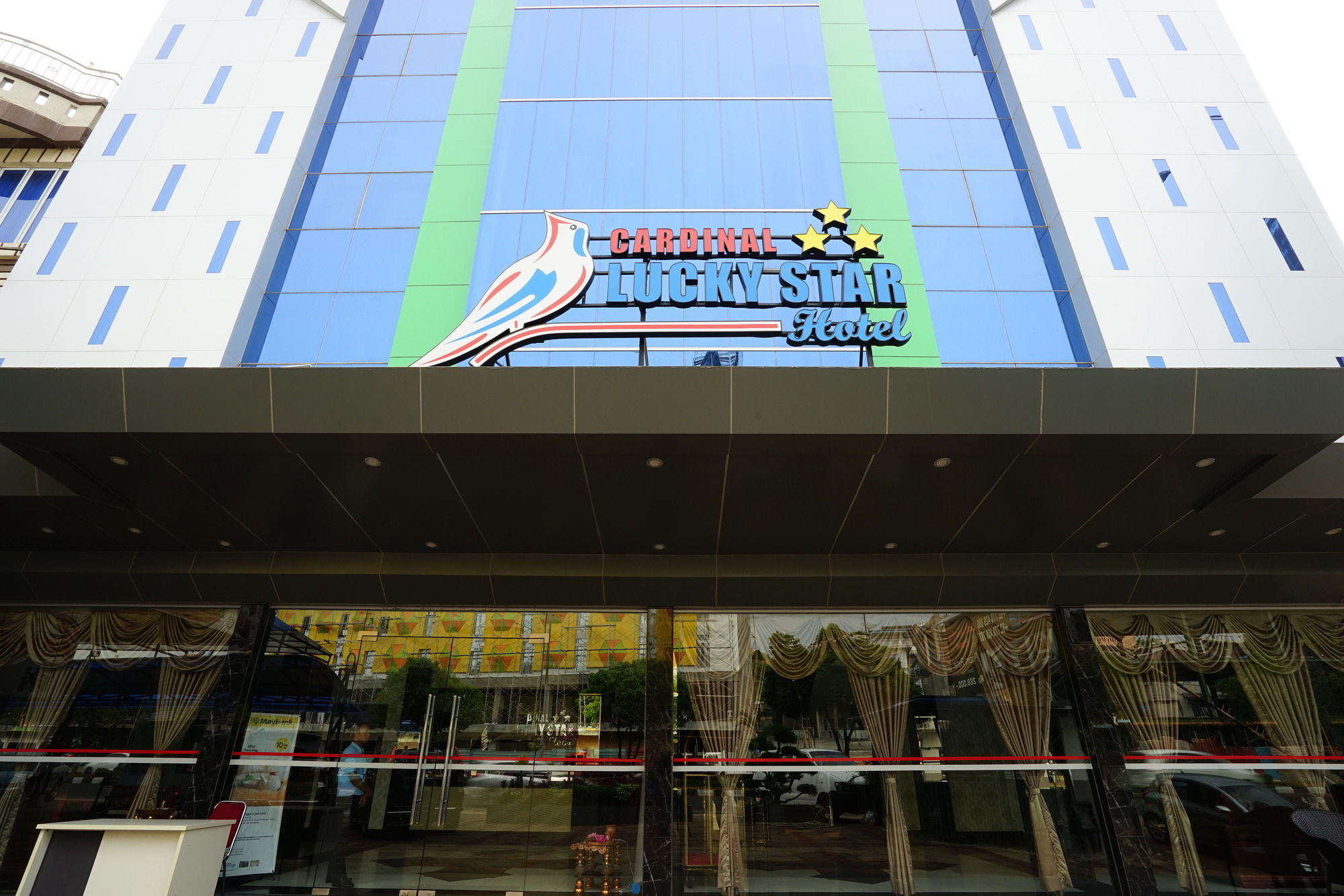 Batam Cardinal Lucky Star Hotel מראה חיצוני תמונה