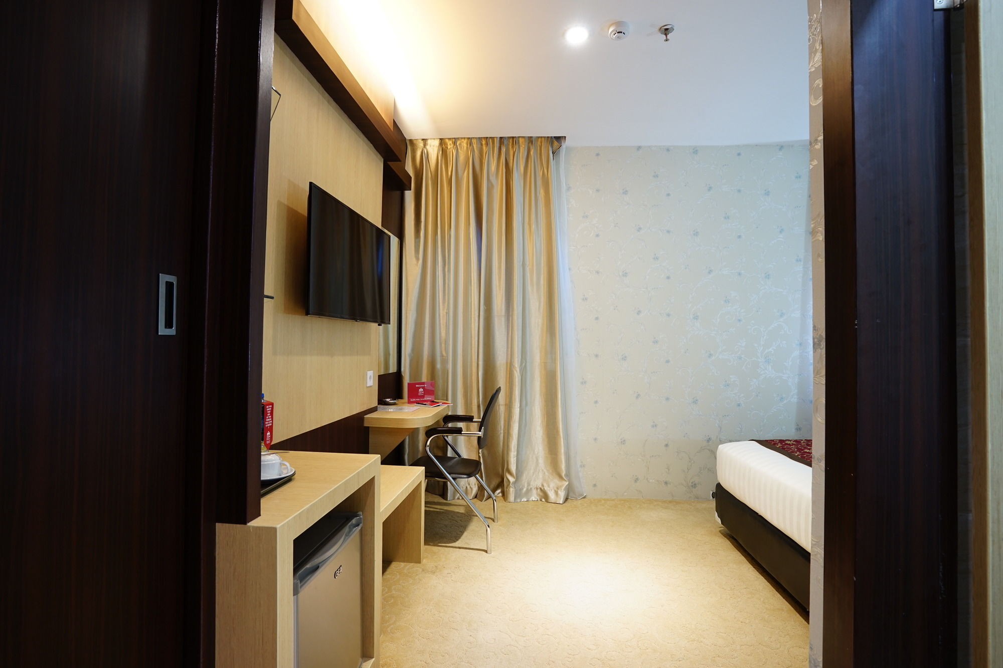 Batam Cardinal Lucky Star Hotel מראה חיצוני תמונה